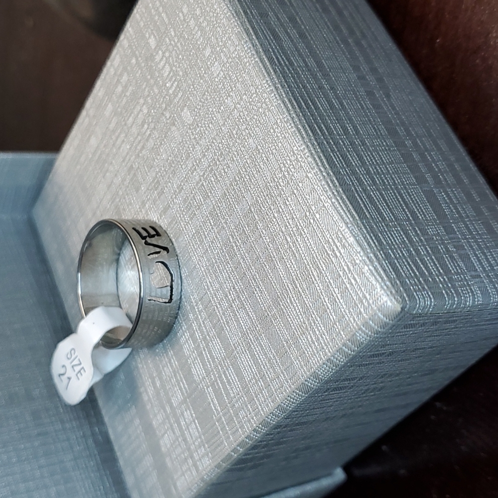 💥5/$25💥 Unisex LOVE ring